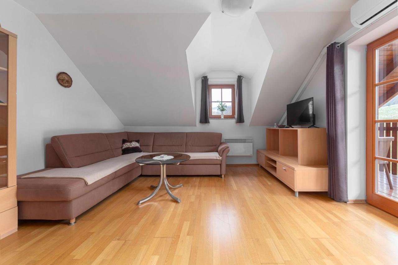 Apartma Metka Medvode Esterno foto